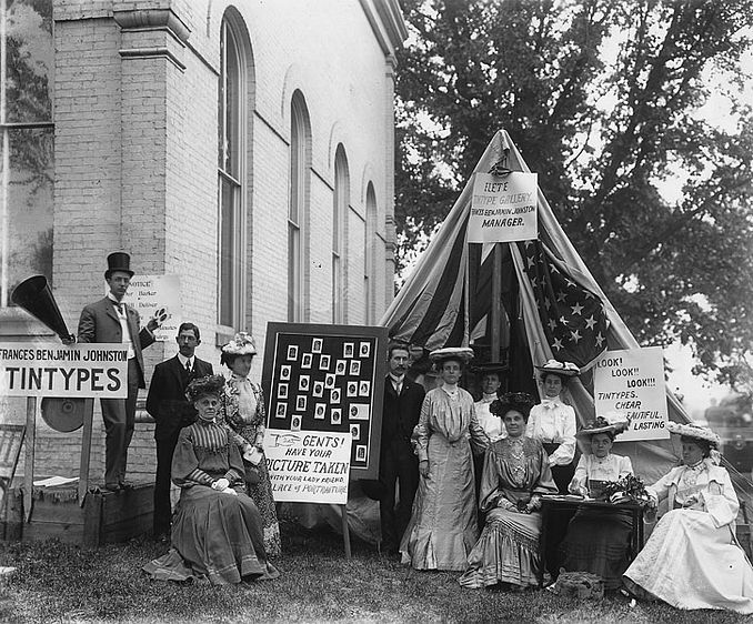 Frances Benjamin Johnston selling tintypes.